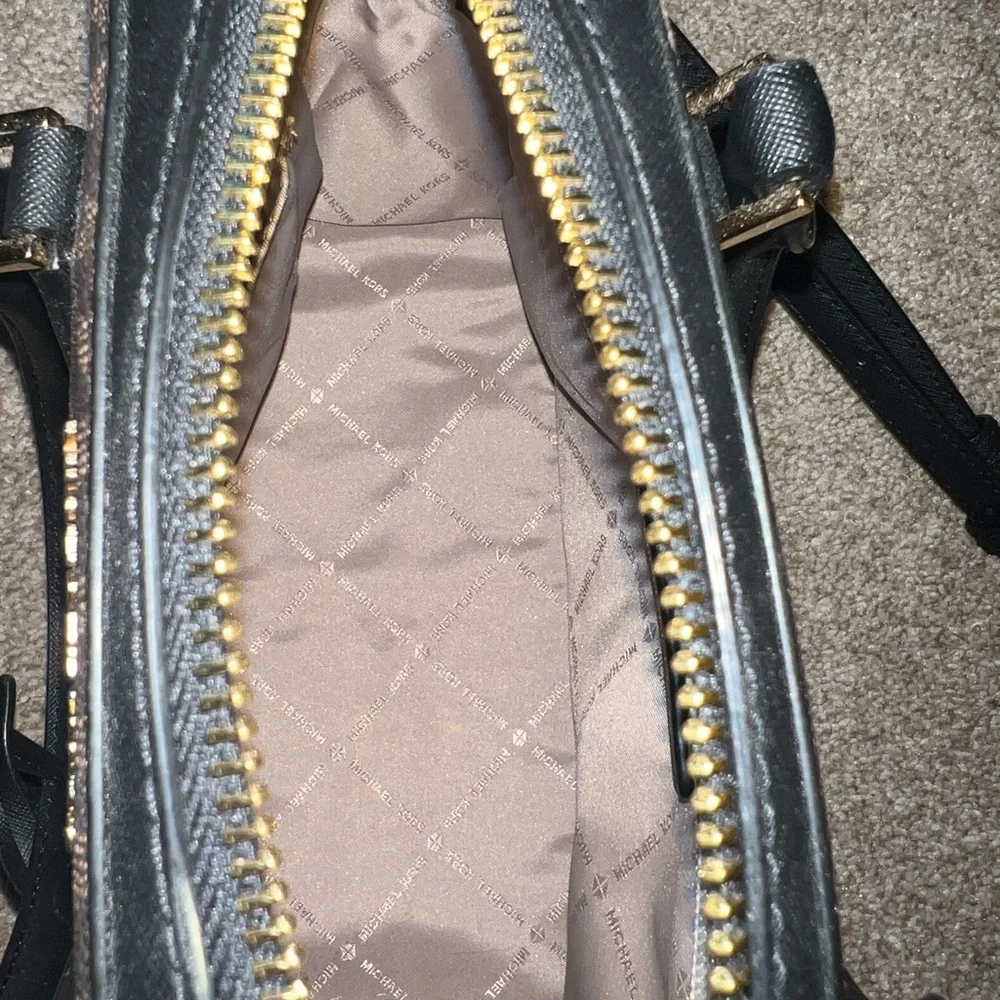 Like New Michael Kors Satchel - Picture 12 of 16